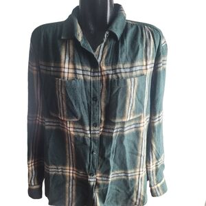 Wonderly Green and Cream Colored Plaid Flannel Shirt M
